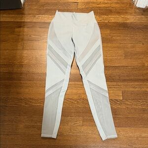 ALO Yoga Light Gray Activewear